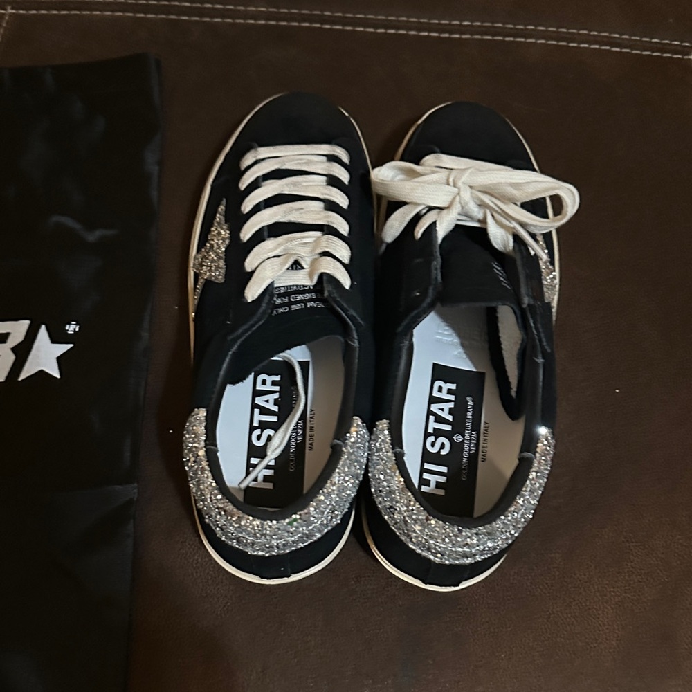 Golden Goose Black Low-Top Sneakers with White Laces - Picture 4 of 4